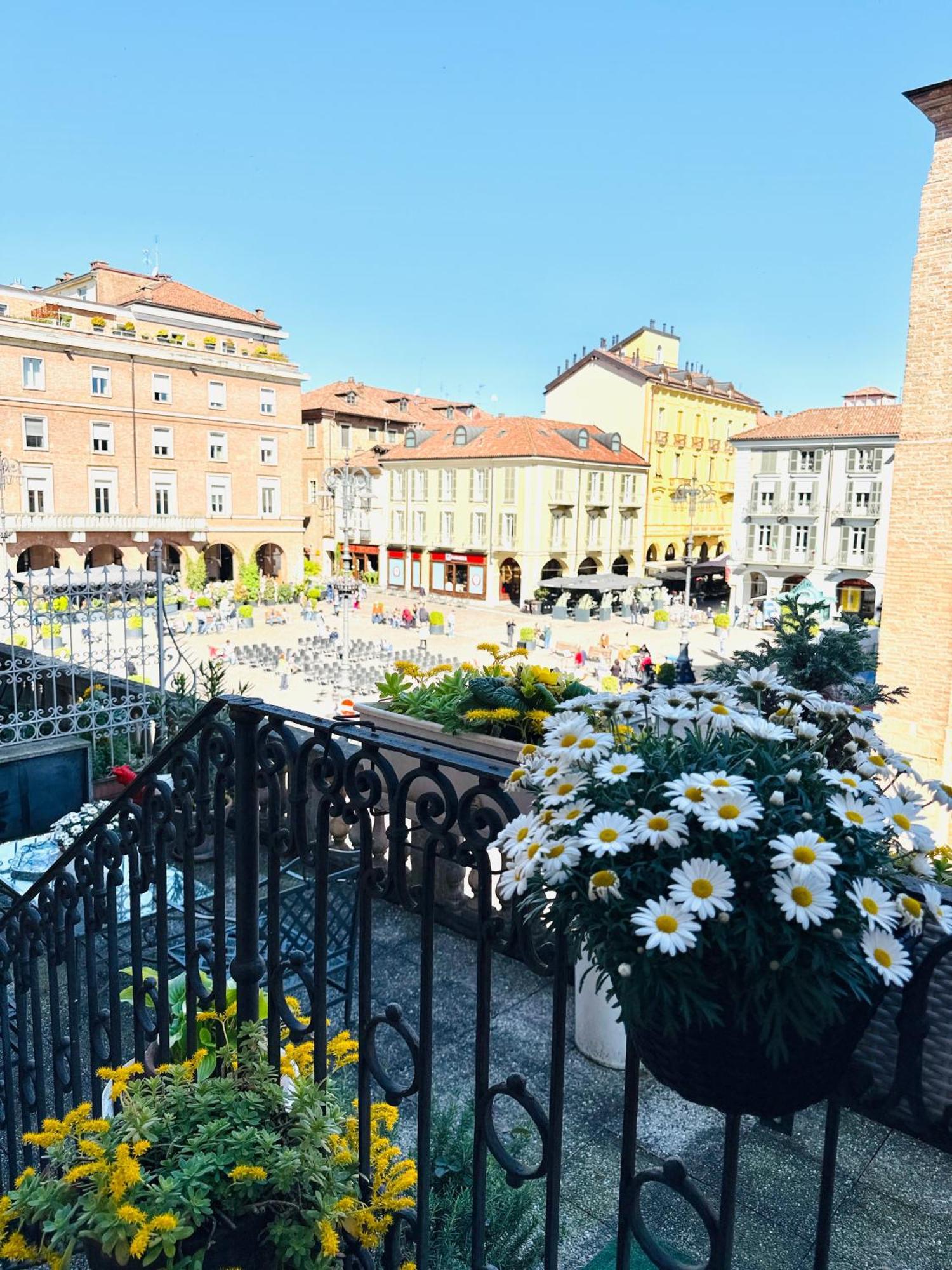 Comecasa San Secondo Terraced Apartment Asti Eksteriør billede